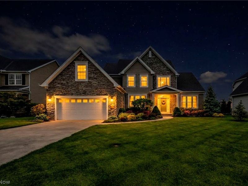 32708 Albion Drive, Avon Lake, OH 44012 Photo 2