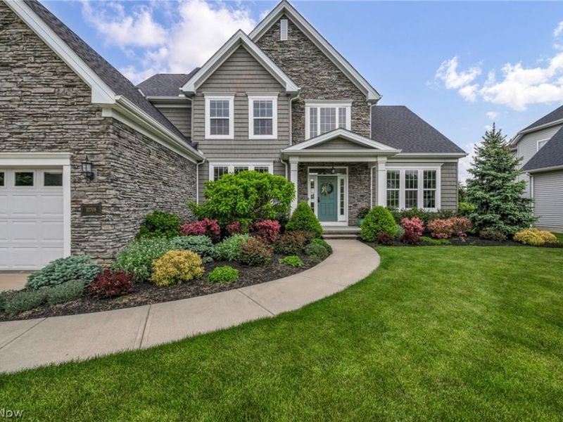 32708 Albion Drive, Avon Lake, OH 44012 Photo 3