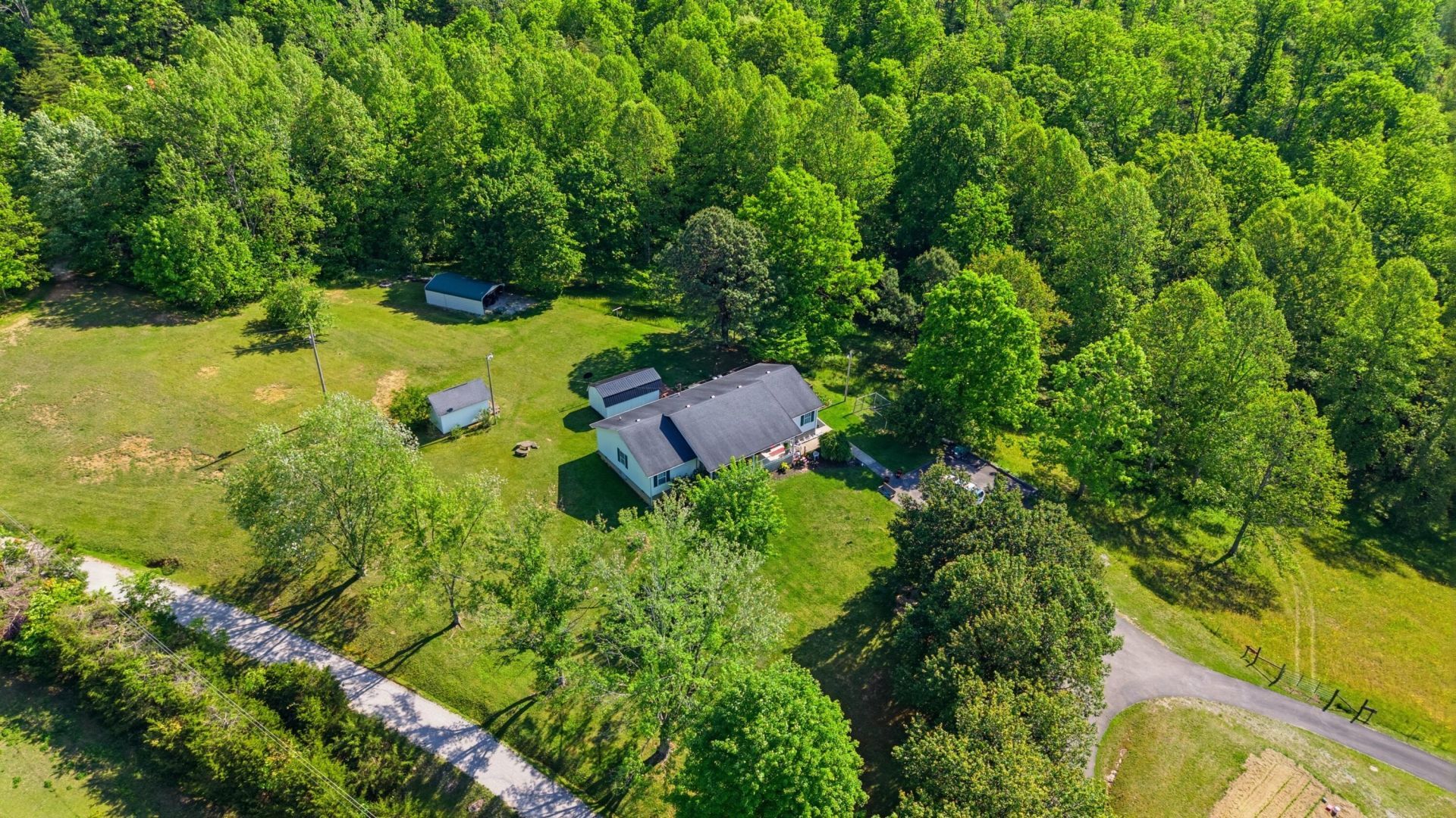 340 Dean Road, McKee, KY 40447