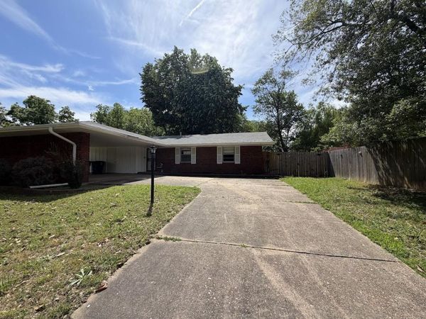 3831 HERMITAGE DR, Memphis, TN 38116