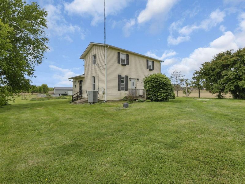 7865 Pleasantville Road NE, Thornville, OH 43076 Photo 2
