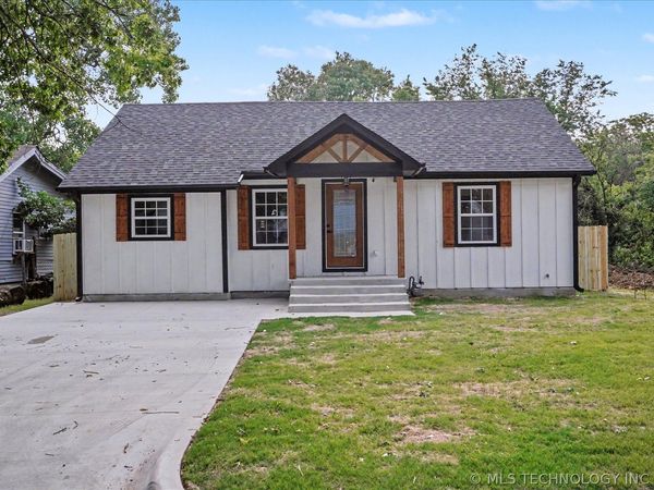 1049 N Oswego Avenue , Tulsa, OK 74115