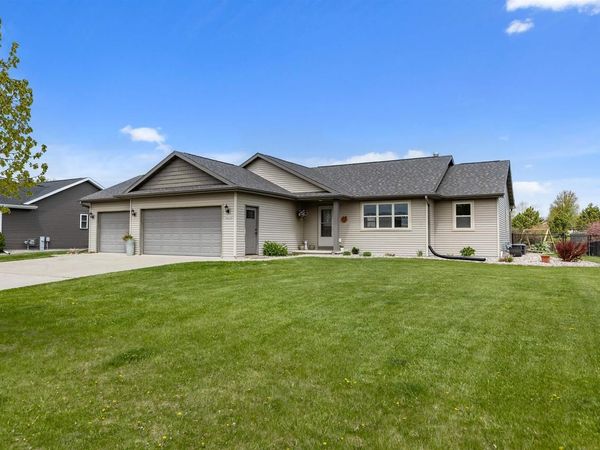 W6220 SHERWOOD POINT COURT, Greenville, WI 54942