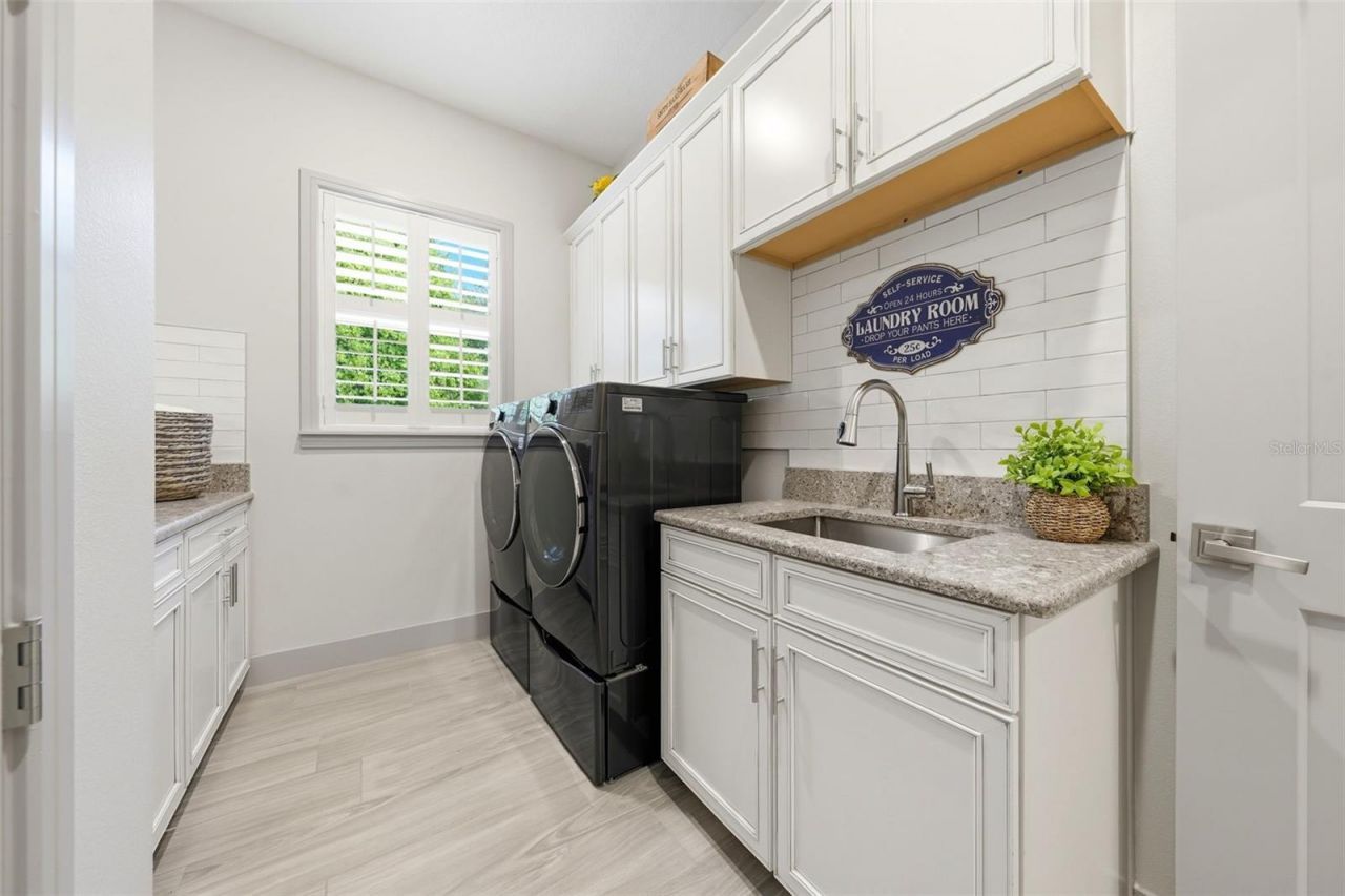 14112 Oakwood Cove Lane, Orlando, FL 32832 Photo