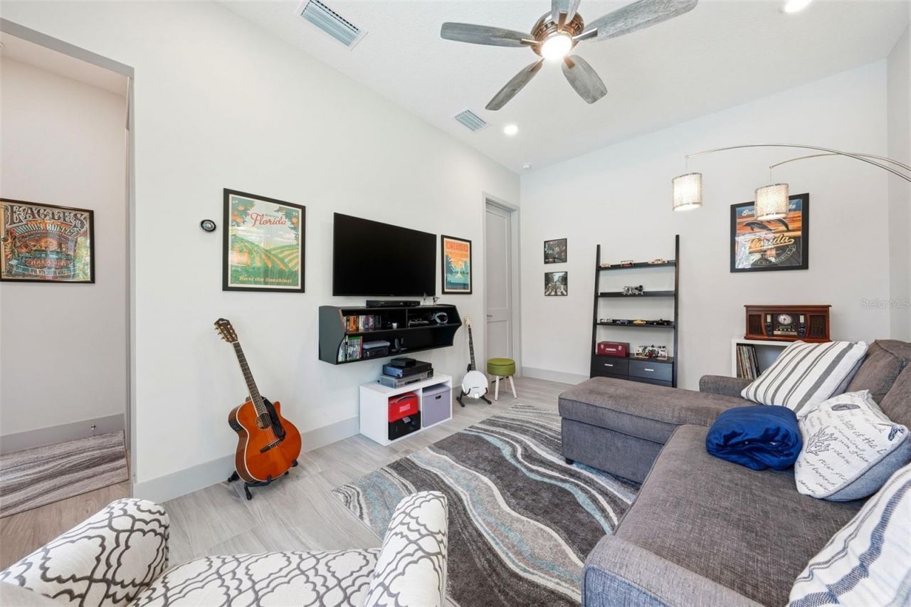 14112 Oakwood Cove Lane, Orlando, FL 32832 Photo