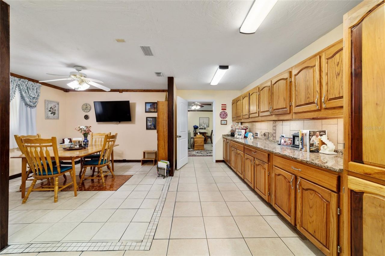 5300 NE 2nd Lane , Ocala, FL 34470 Photo