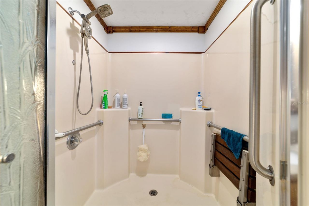 5300 NE 2nd Lane , Ocala, FL 34470 Photo