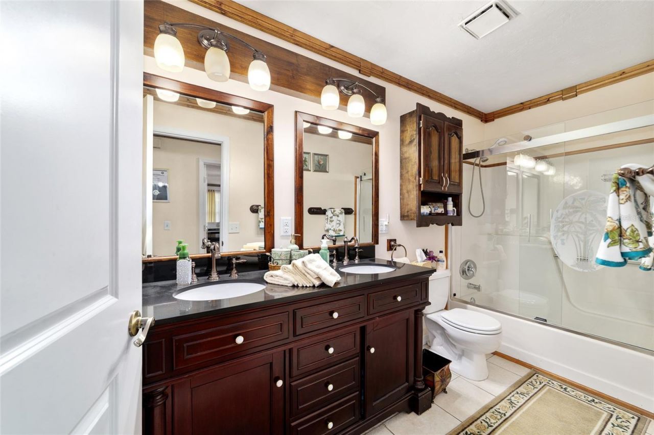 5300 NE 2nd Lane , Ocala, FL 34470 Photo