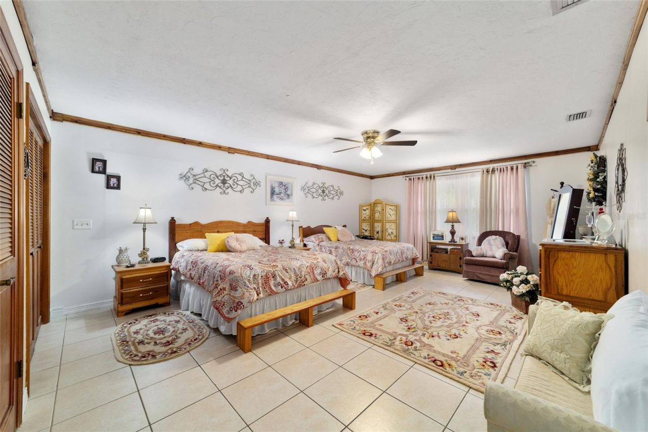 5300 NE 2nd Lane , Ocala, FL 34470 Photo