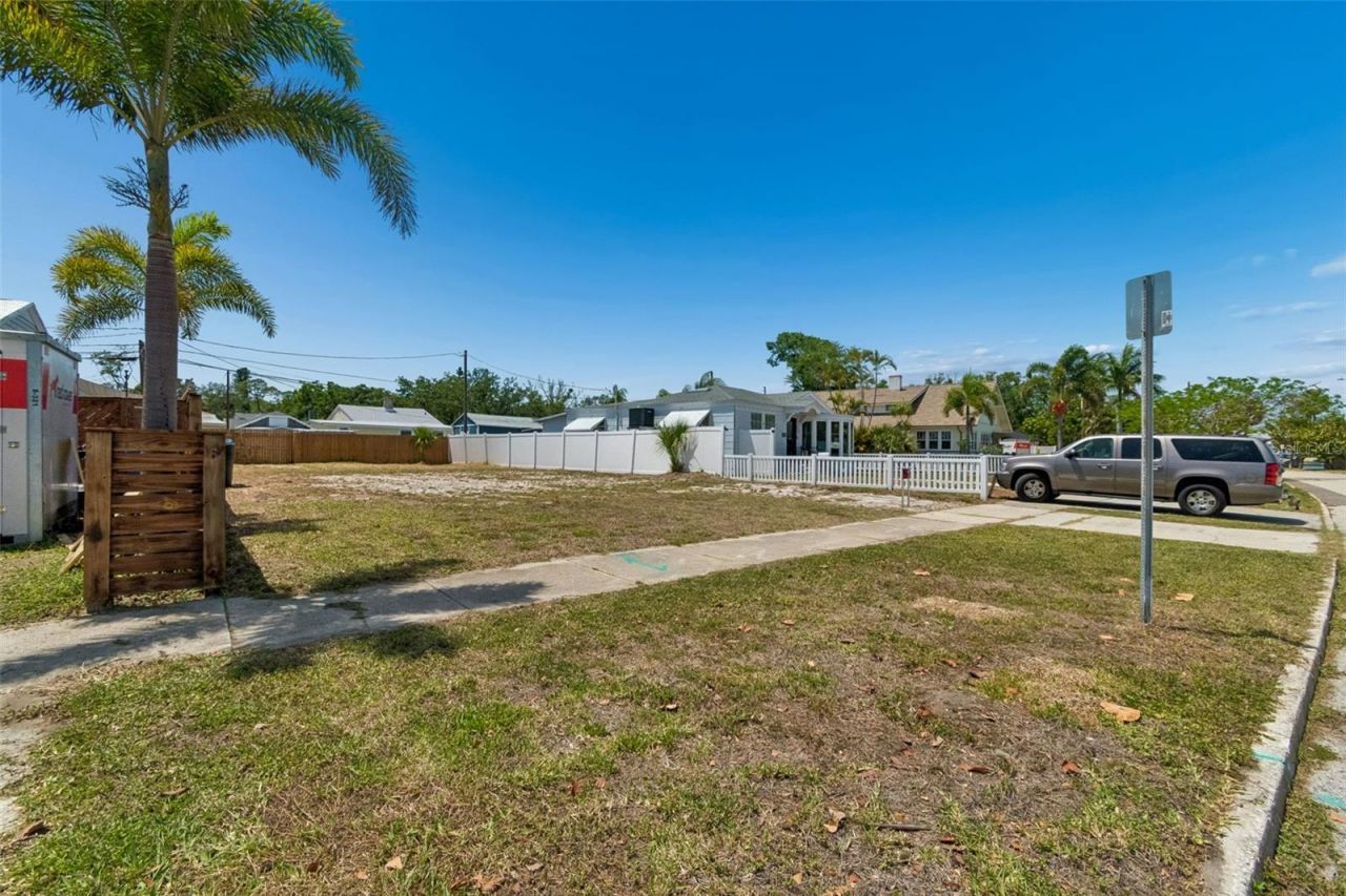 4005 Sunrise Drive S, Saint Petersburg, FL 33705 Photo