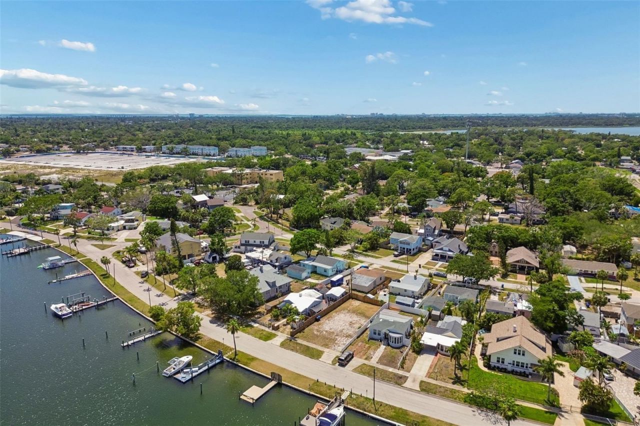 4005 Sunrise Drive S, Saint Petersburg, FL 33705 Photo