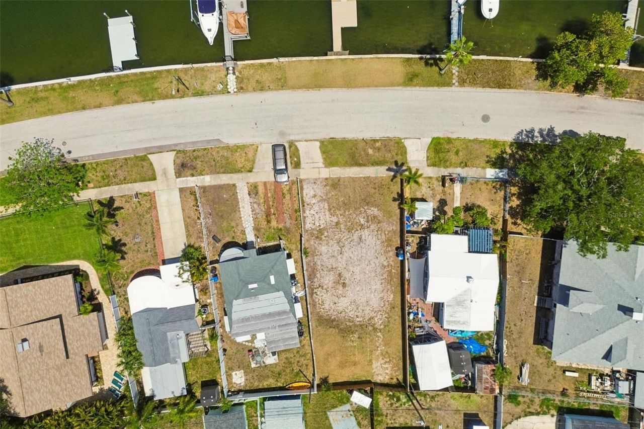 4005 Sunrise Drive S, Saint Petersburg, FL 33705 Photo