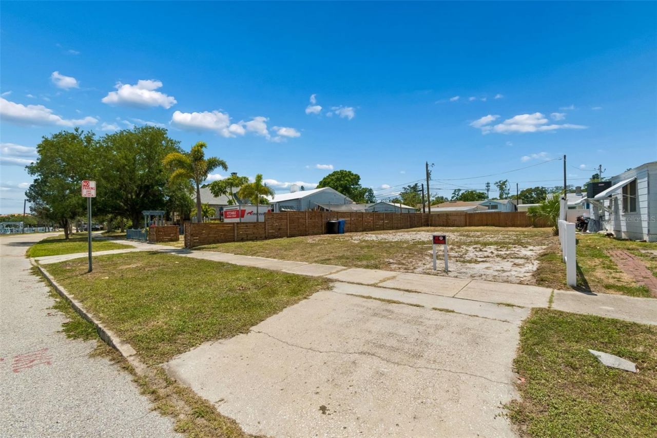 4005 Sunrise Drive S, Saint Petersburg, FL 33705 Photo