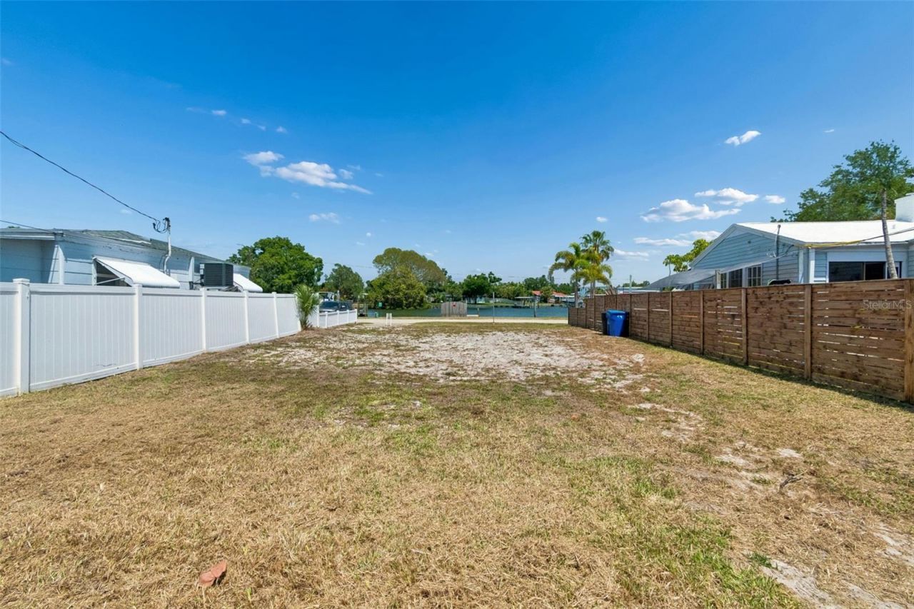 4005 Sunrise Drive S, Saint Petersburg, FL 33705 Photo