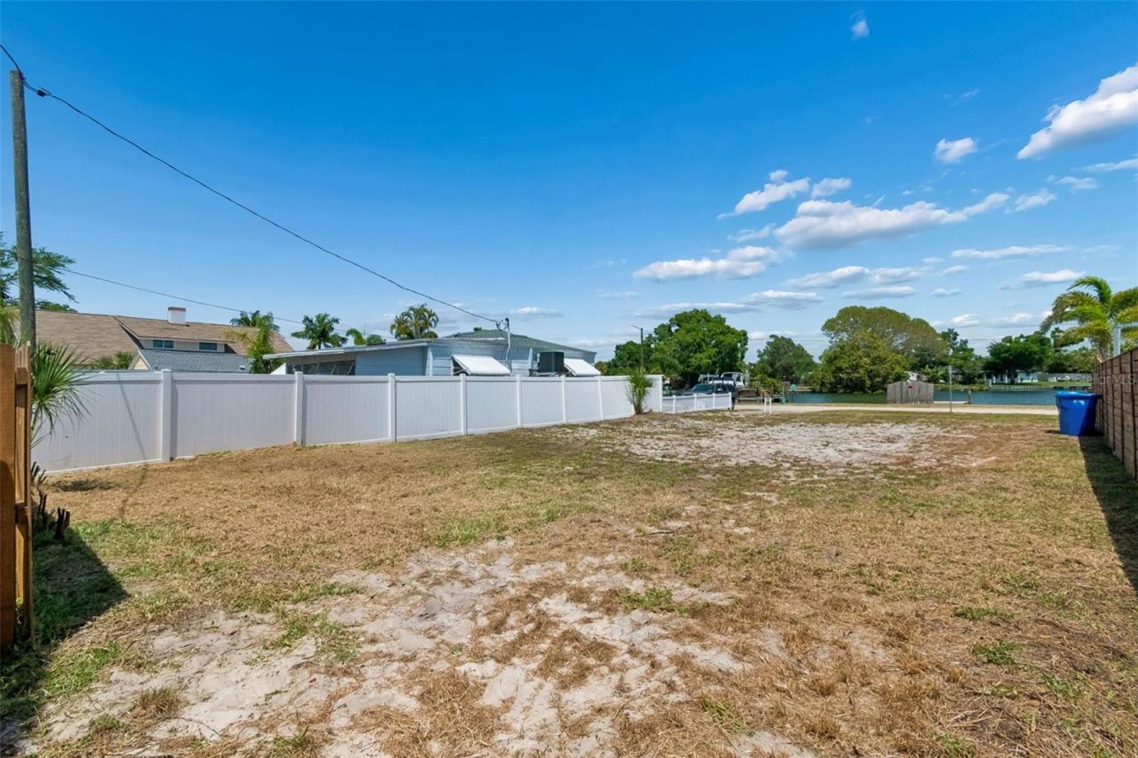 4005 Sunrise Drive S, Saint Petersburg, FL 33705 Photo