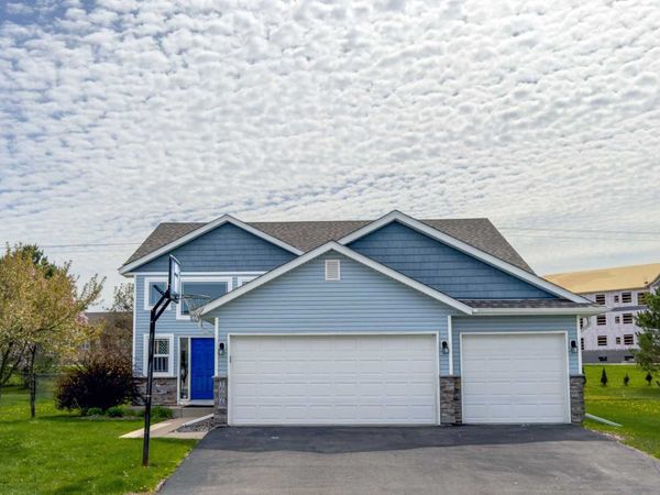 10695 51st Street NE, Albertville, MN 55301