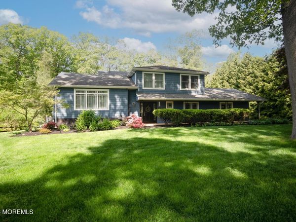 87 Twin Brooks Avenue, Middletown, NJ 07748