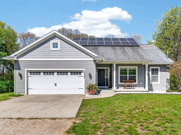 59282 County Road 653, Paw Paw, MI 49079