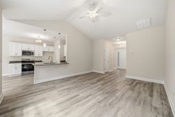 120 Violet Way photo 4