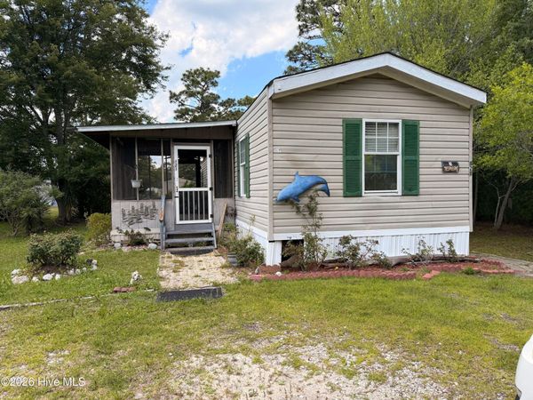 121 S Smith Street , Holly Ridge, NC 28445