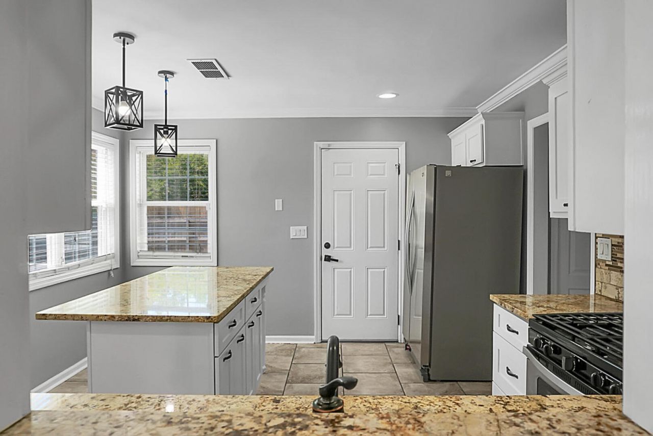 8370 Longridge Road Photo 13