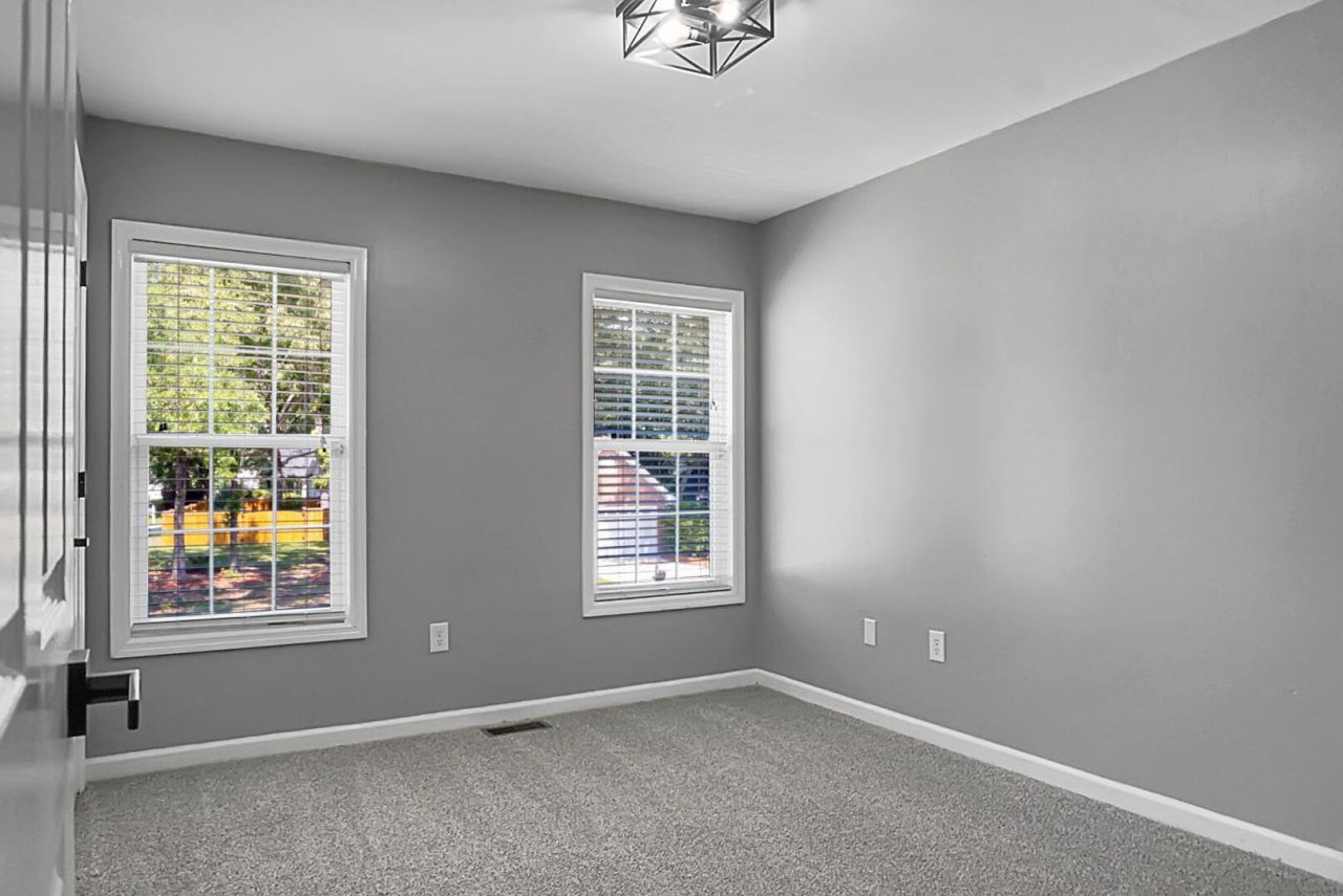 8370 Longridge Road Photo 23