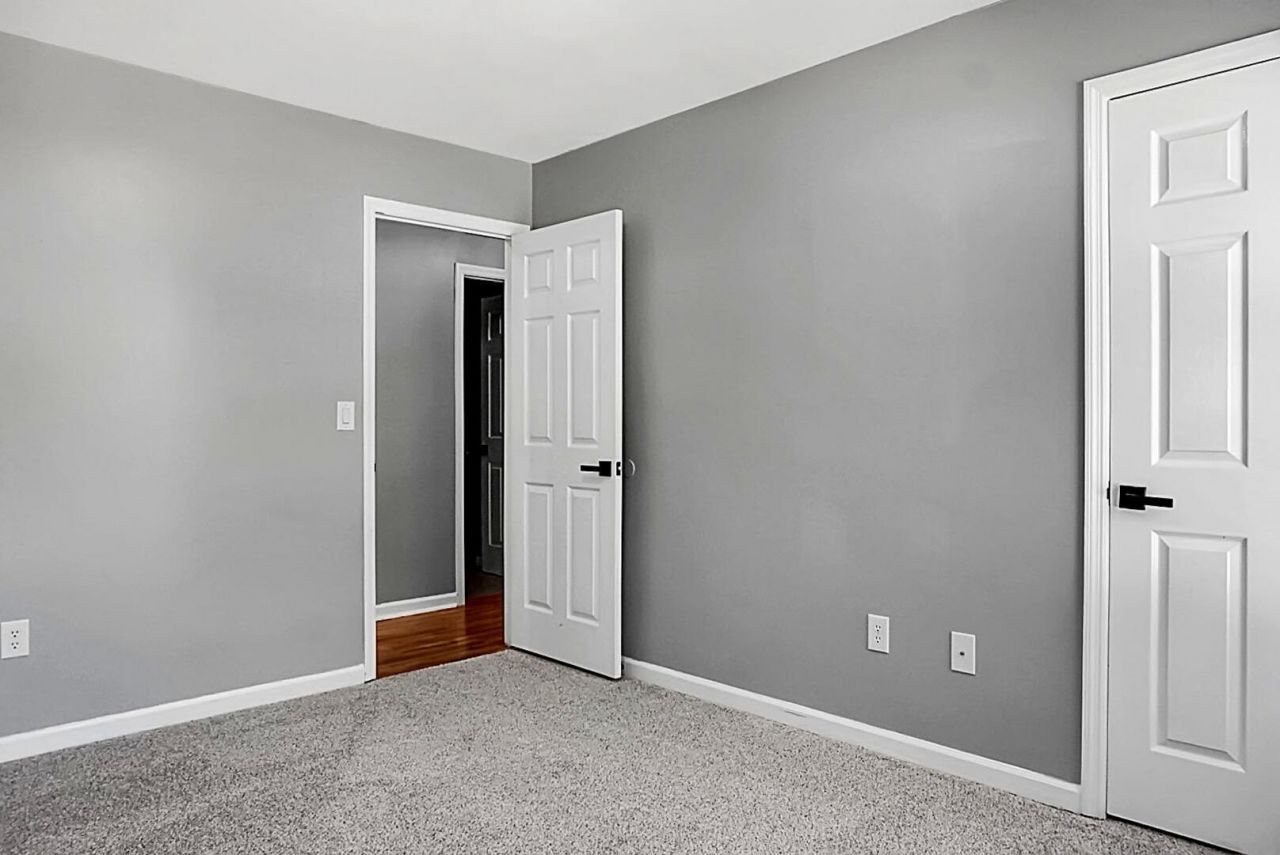 8370 Longridge Road Photo 24