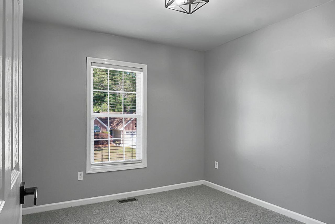 8370 Longridge Road Photo 25