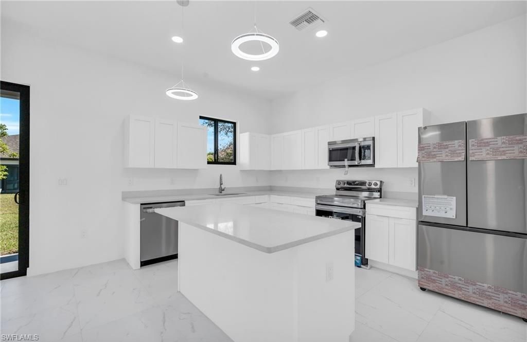 3924 NW 38th St , Cape Coral, FL 33993 Photo