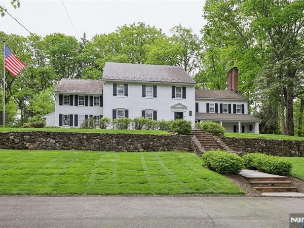 29 Gordon Road, ESSEX FELLS, NJ 07021