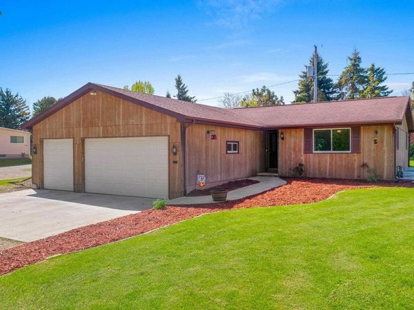 1842 OAKWOOD ROAD, Oshkosh, WI 54904