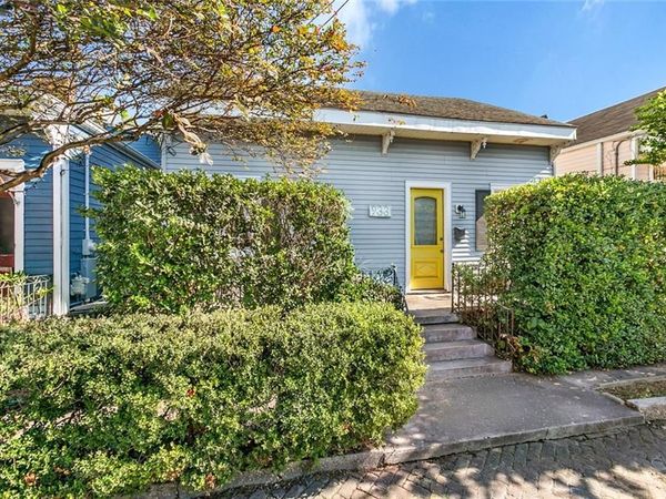 933 PLEASANT Street , New Orleans, LA 70115