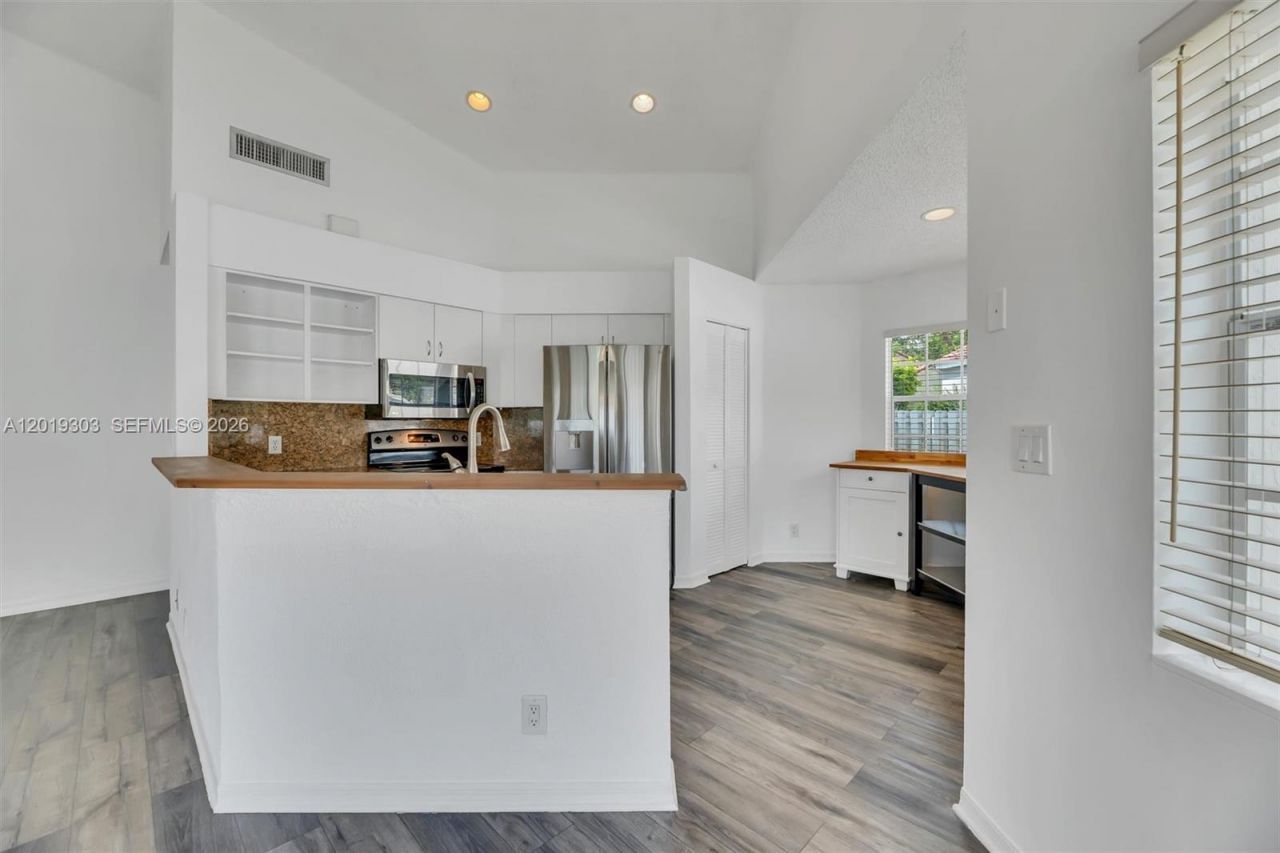 535 Somerset Way, Weston, FL 33326 Photo