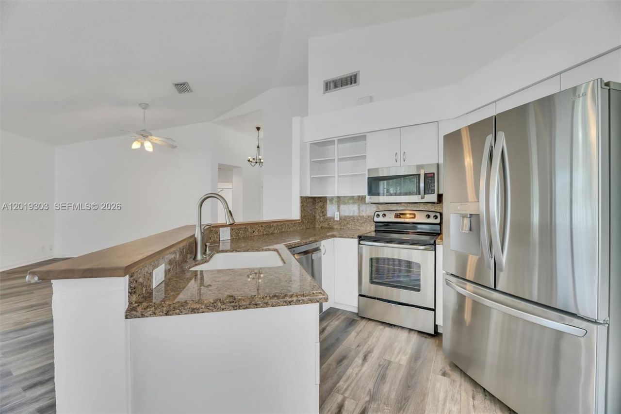 535 Somerset Way, Weston, FL 33326 Photo