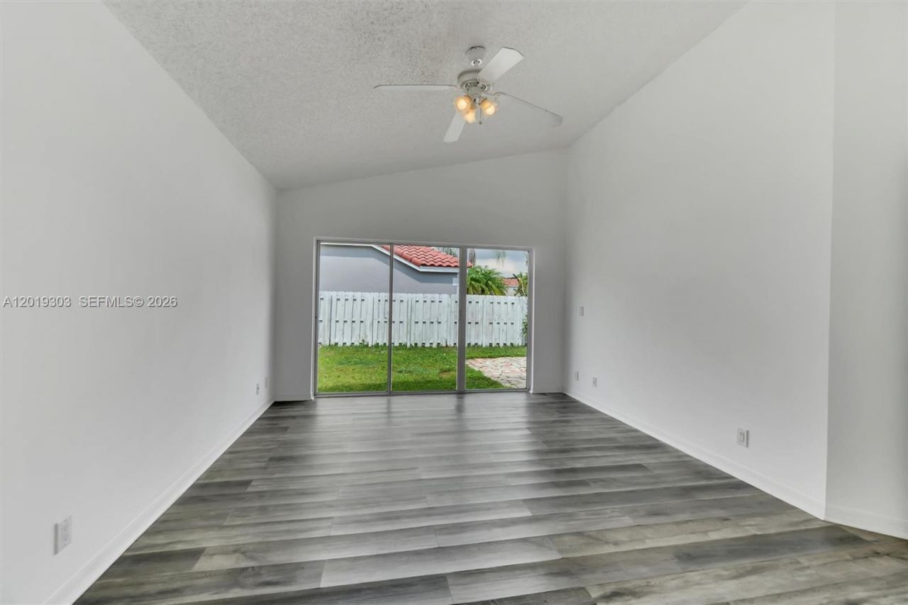535 Somerset Way, Weston, FL 33326 Photo