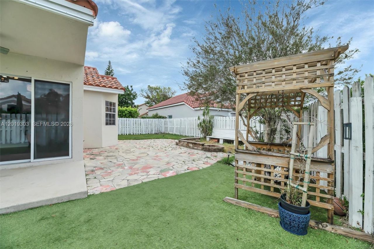 535 Somerset Way, Weston, FL 33326 Photo