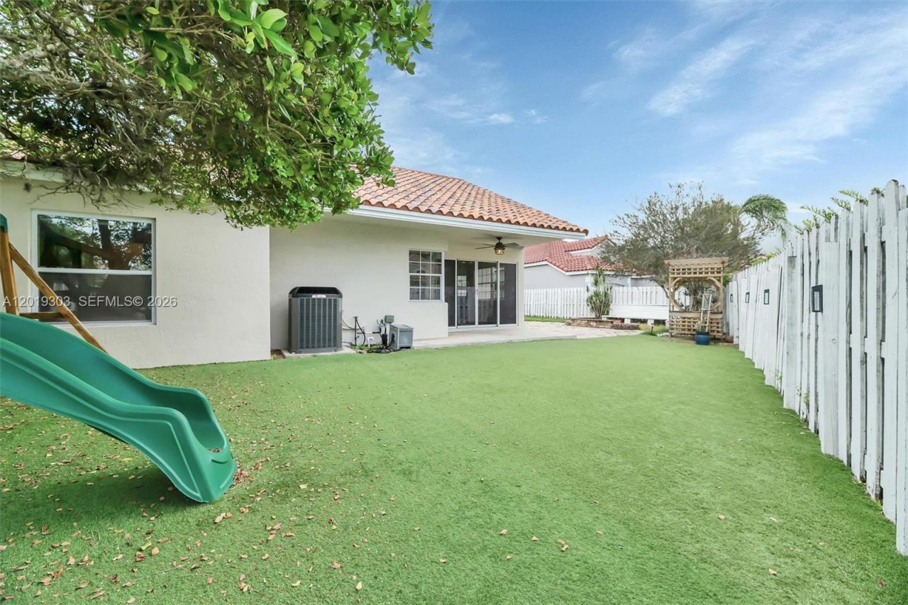 535 Somerset Way, Weston, FL 33326 Photo