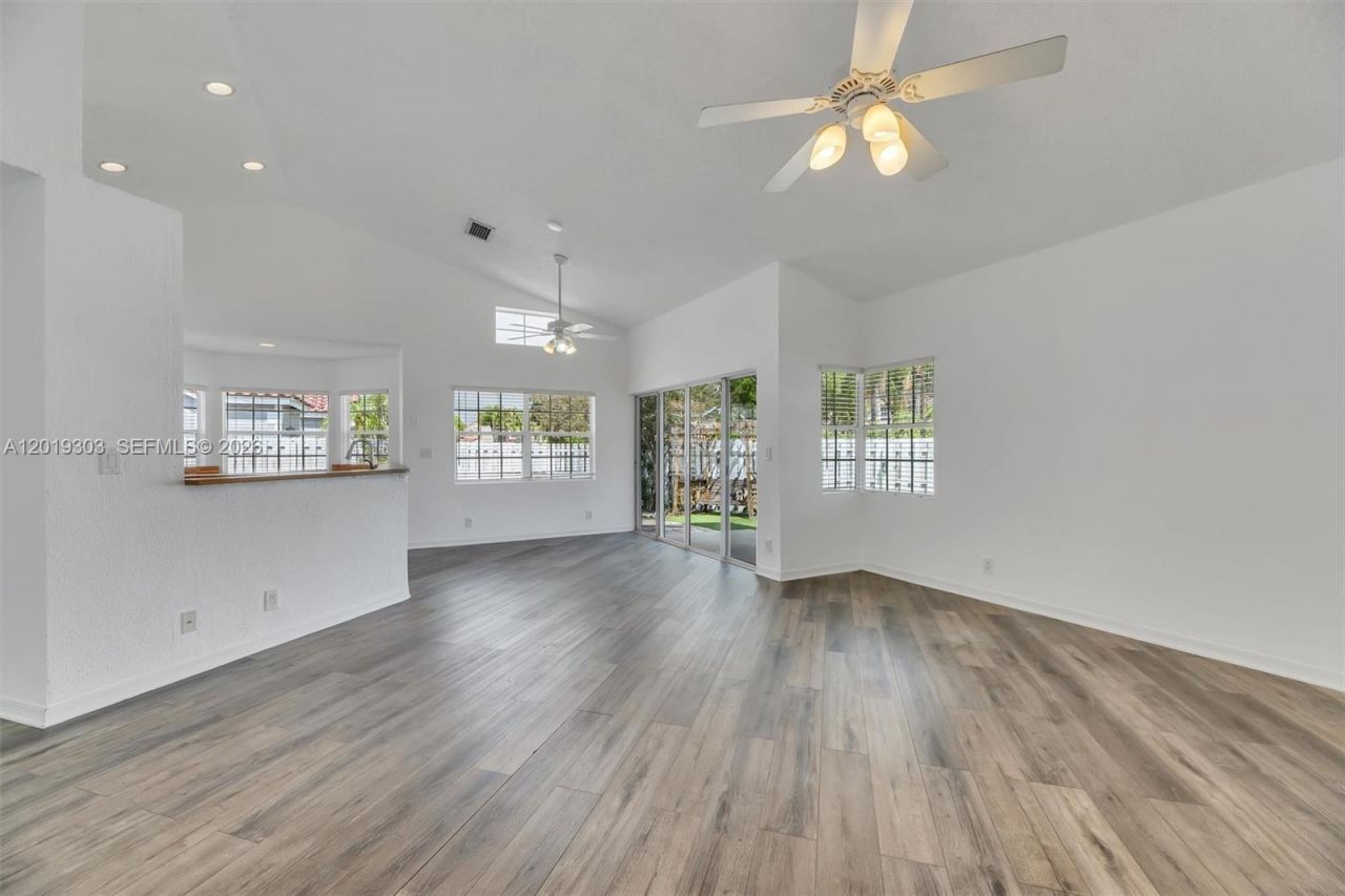535 Somerset Way, Weston, FL 33326 Photo