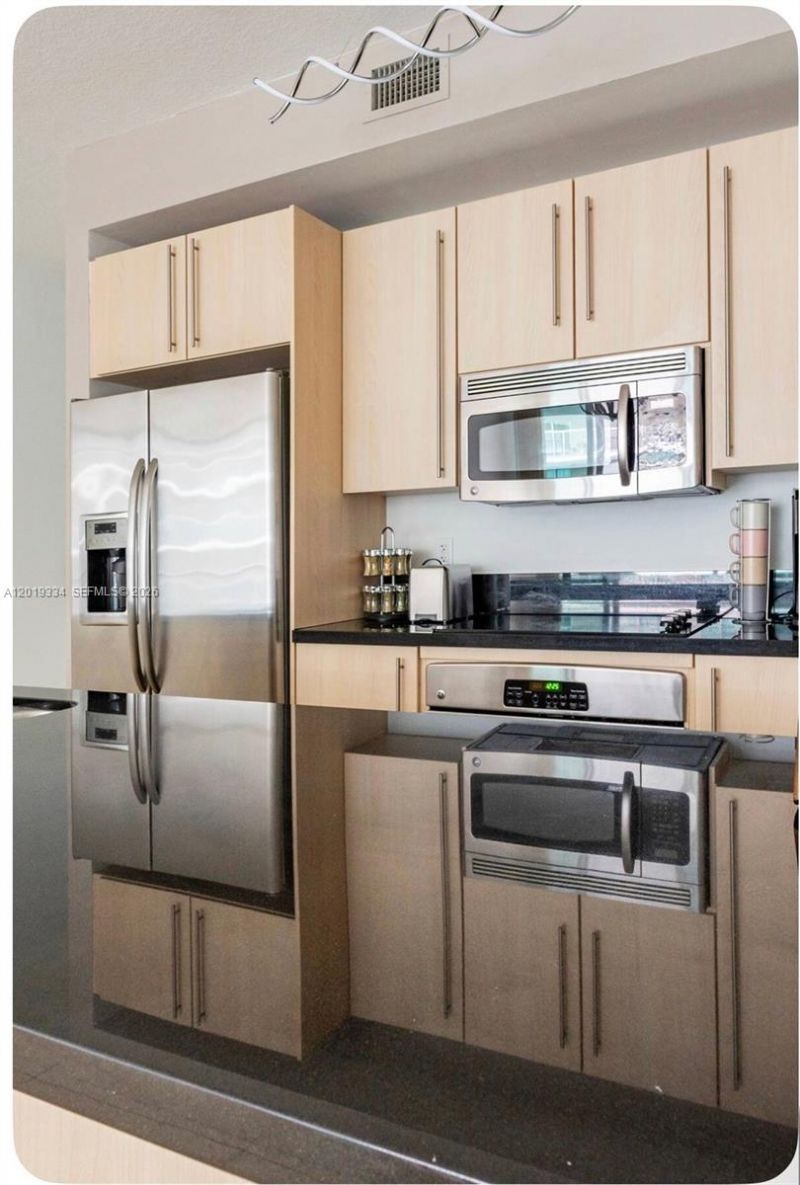 1111 SW 1 Ave, Unit 2215, Miami, FL 33130 Photo