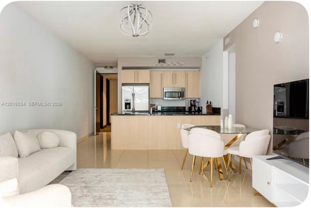 1111 SW 1 Ave, Unit 2215, Miami, FL 33130 Photo