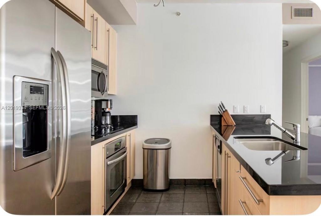 1111 SW 1 Ave, Unit 2215, Miami, FL 33130 Photo