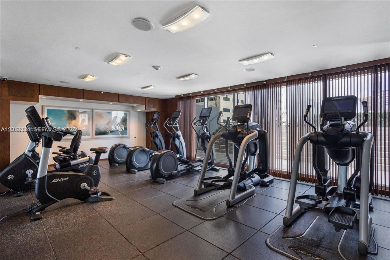 1111 SW 1 Ave, Unit 2215, Miami, FL 33130 Photo