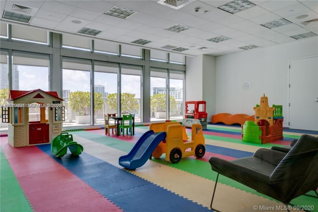 1111 SW 1 Ave, Unit 2215, Miami, FL 33130 Photo