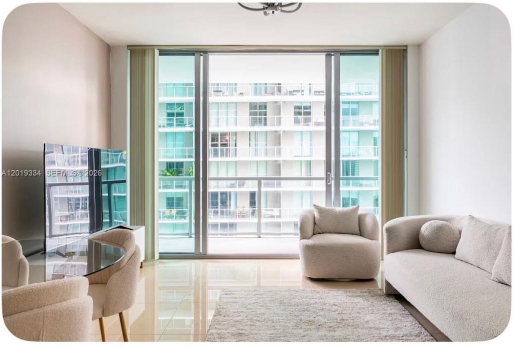 1111 SW 1 Ave, Unit 2215, Miami, FL 33130 Photo