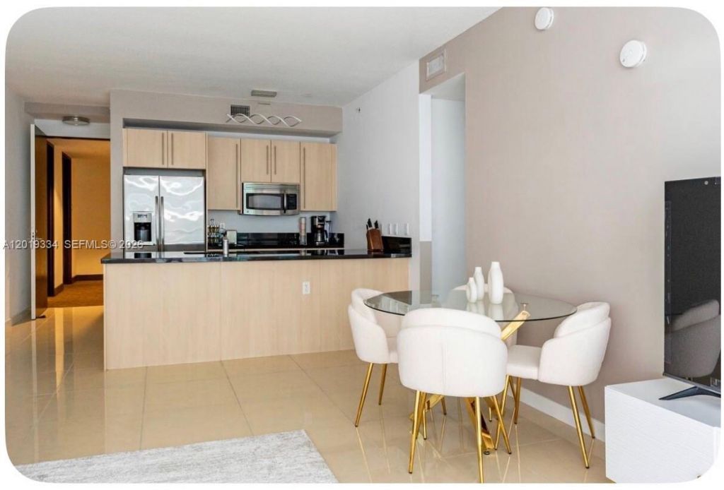 1111 SW 1 Ave, Unit 2215, Miami, FL 33130 Photo