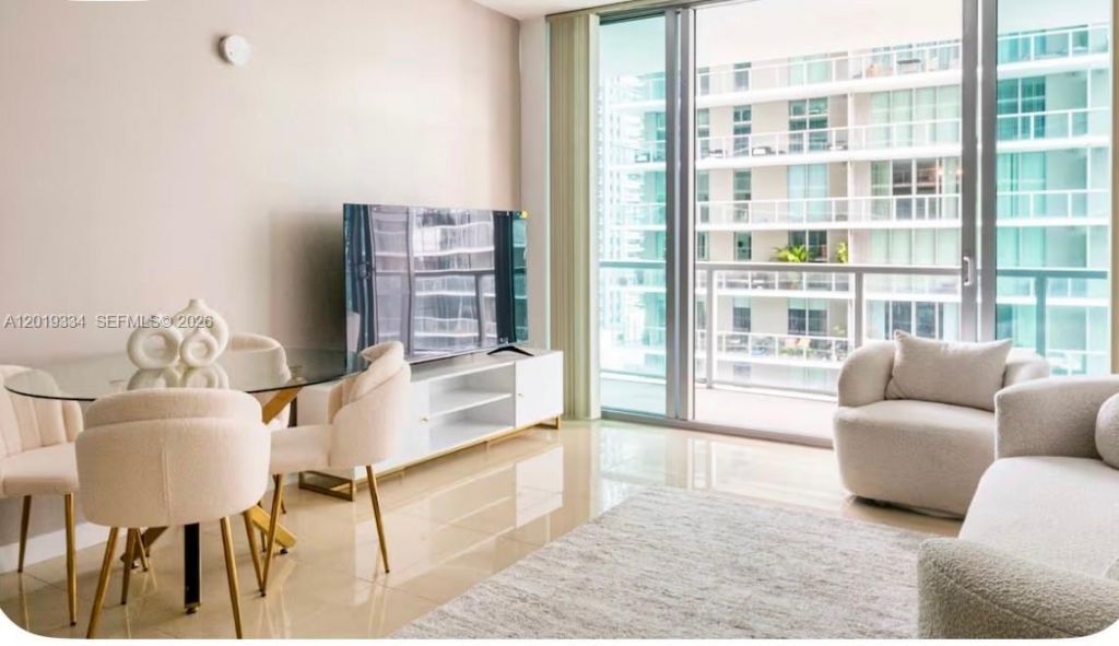 1111 SW 1 Ave, Unit 2215, Miami, FL 33130 Photo