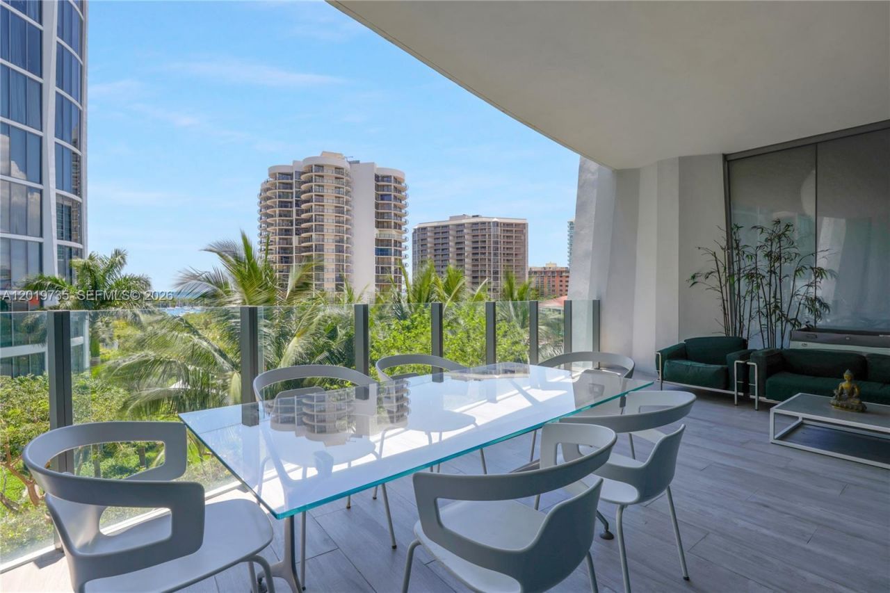 2831 S Bayshore Dr , Unit 603, Miami, FL 33133 Photo