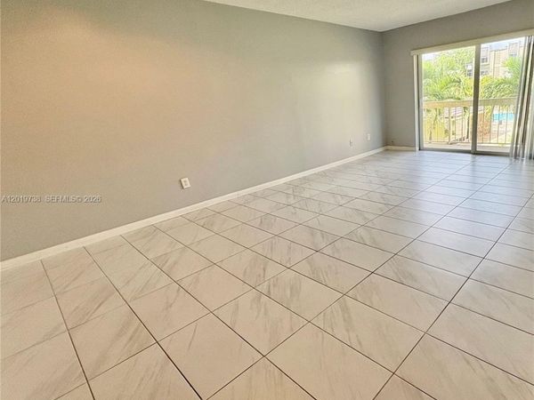 7815 N Camino Real, Unit I-216, Miami, FL 33143