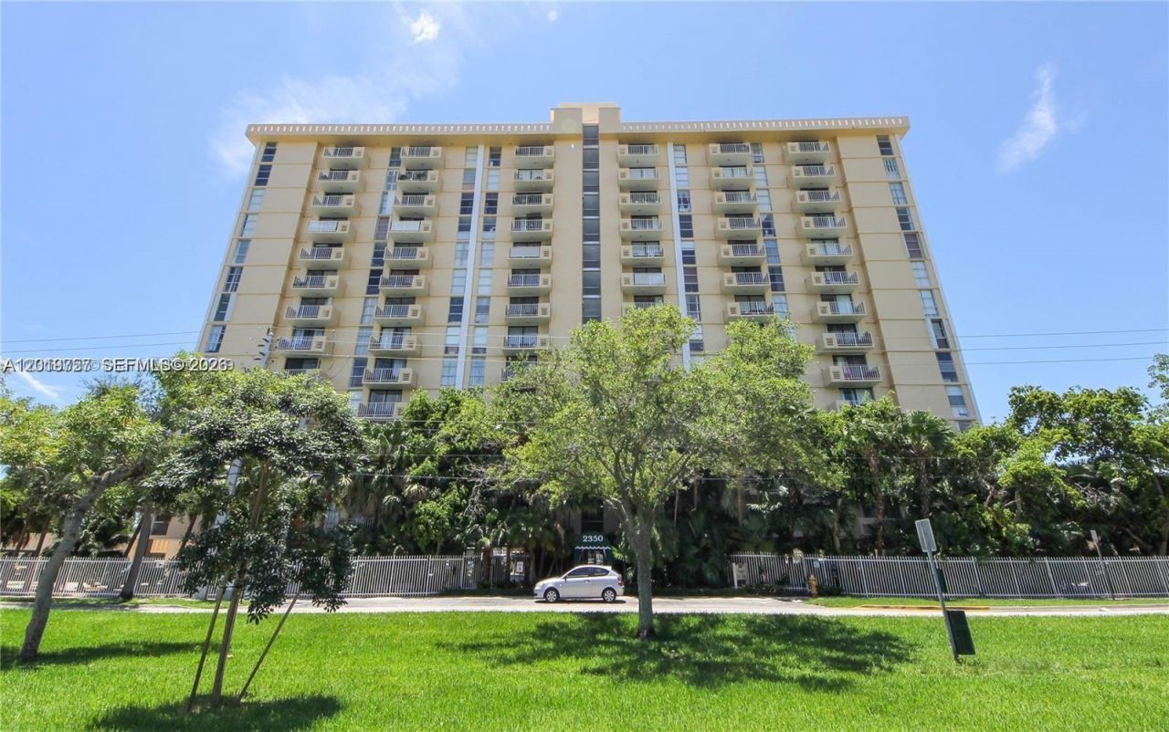 2350 NE 135th St, Unit 507, North Miami, FL 33181 Photo