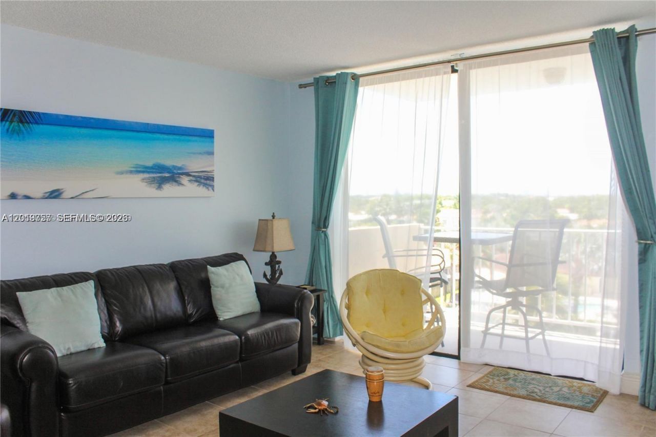 2350 NE 135th St, Unit 507, North Miami, FL 33181 Photo
